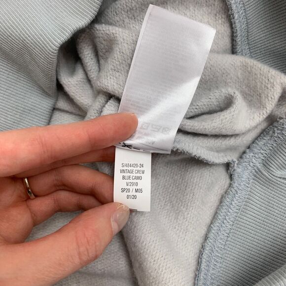 Old Navy Sweatshirt Womens XS Extra Small Gray Blue Camo Vintage Crew Neck - Picture 10 of 12